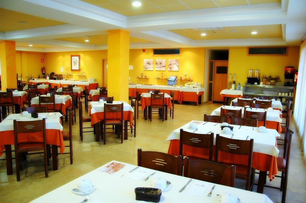 Hotel Salat Resort Лес Борхес Бланкес Екстериор снимка